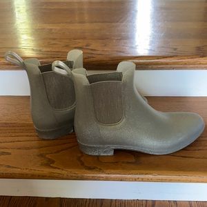 jcrew glittery silver chelsea rainboots